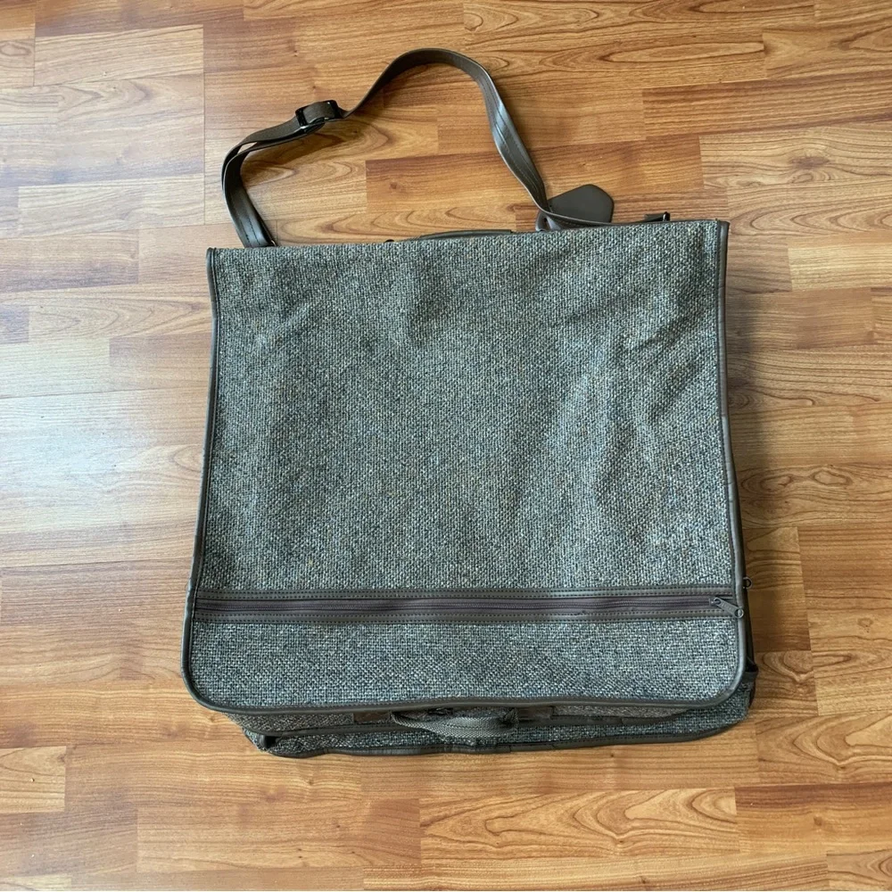 Frontier suit carrier luggage bag